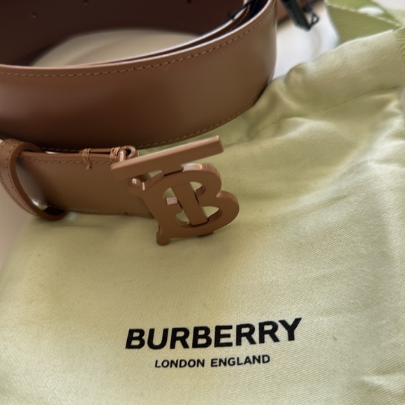 New With Tag BURBERRY
Camel Ladies Monogram Motif Leather Belt, Size Small - Picture 5 of 5